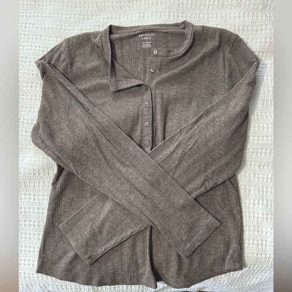 American Eagle Long Sleeve Taupe Henley XXL